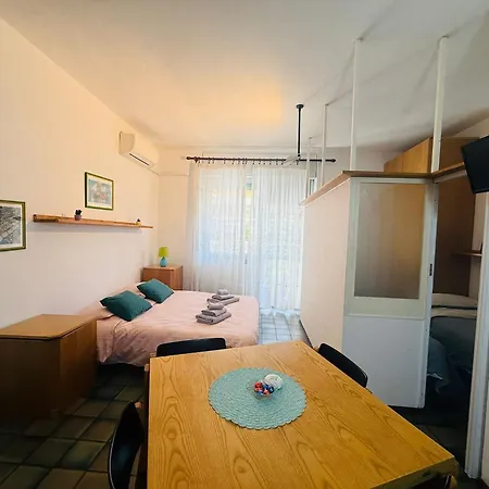 Graziella - Fronte Mare In Centro Con Terrazza Marina dʼAndora