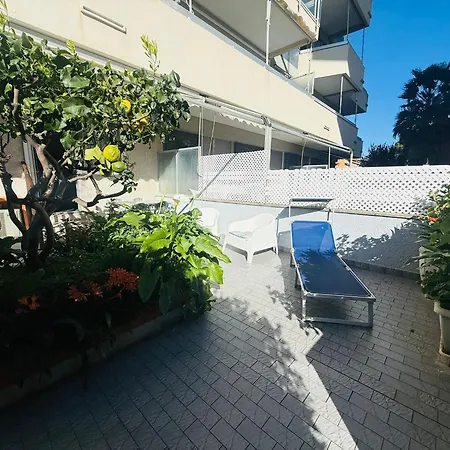 Graziella - Fronte Mare In Centro Con Terrazza * Marina dʼAndora
